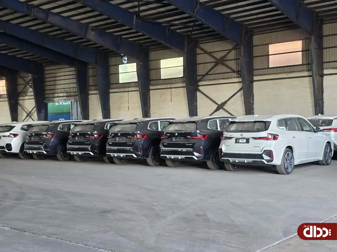 محموله های ب ام و iX1 و i3 پرشیا خودرو در گمرک +تصاویر