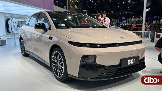 Leapmotor B01 رقیب تسلا مدل 3 در شانگهای رونمایی شد +تصاویر