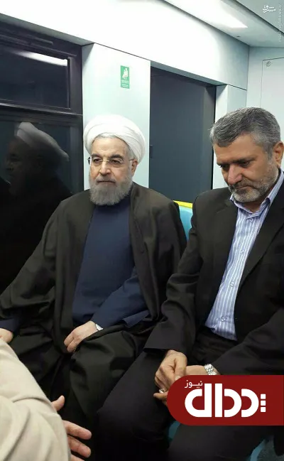 عکس/ مترو سواری رییس جمهور در مشهد