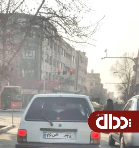 عکس/ دور زدن قانون به سبک پراید با چسب و کاغذ