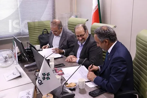 تفاهم‌نامه همکاری با انجمن سازندگان خودرو‌های سنگین امضا شد