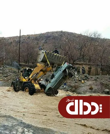 عکس/ نجات پراید گرفتار در سیلاب در رابر